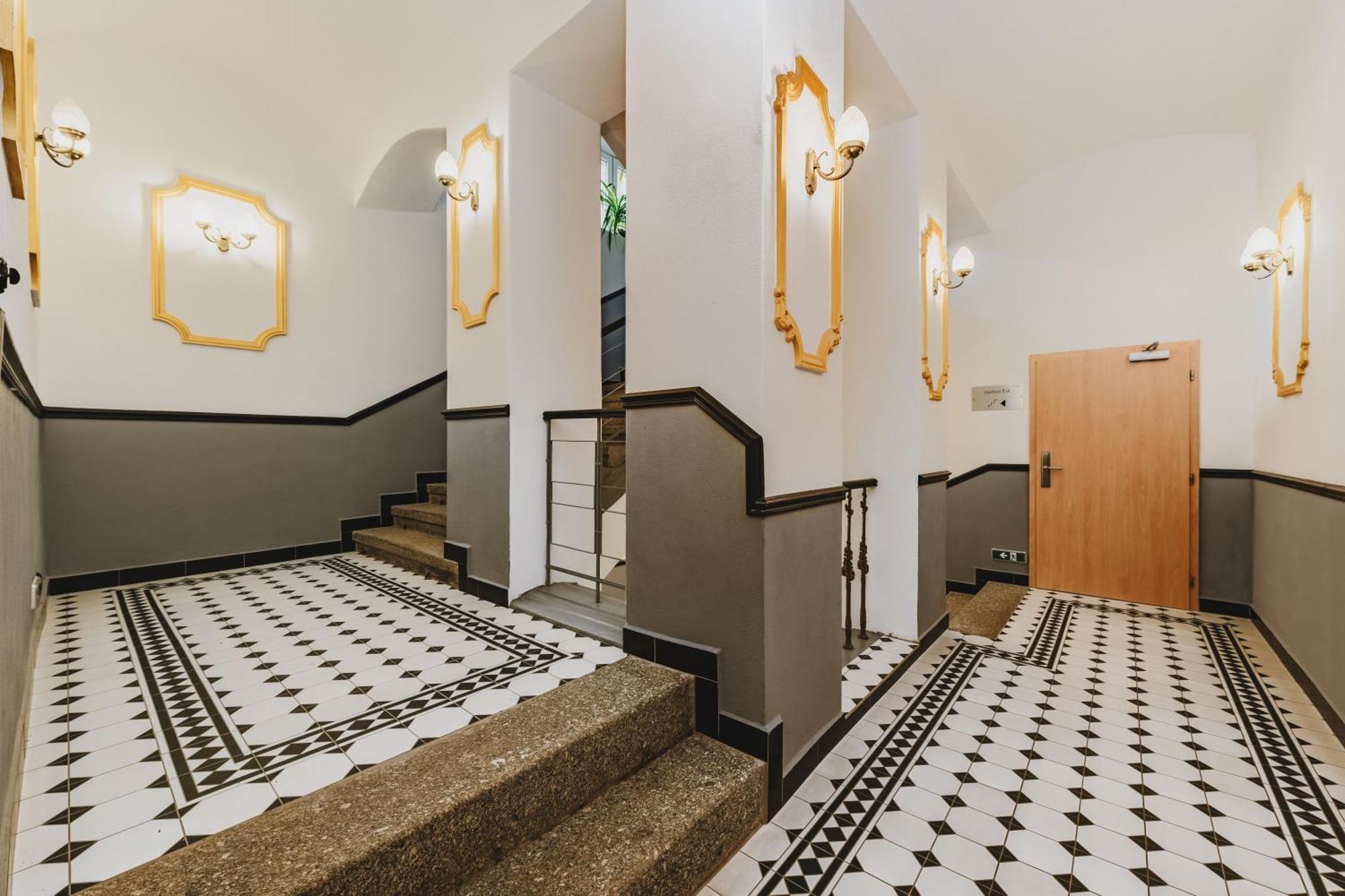 Grand Tabor Hotel Екстериор снимка