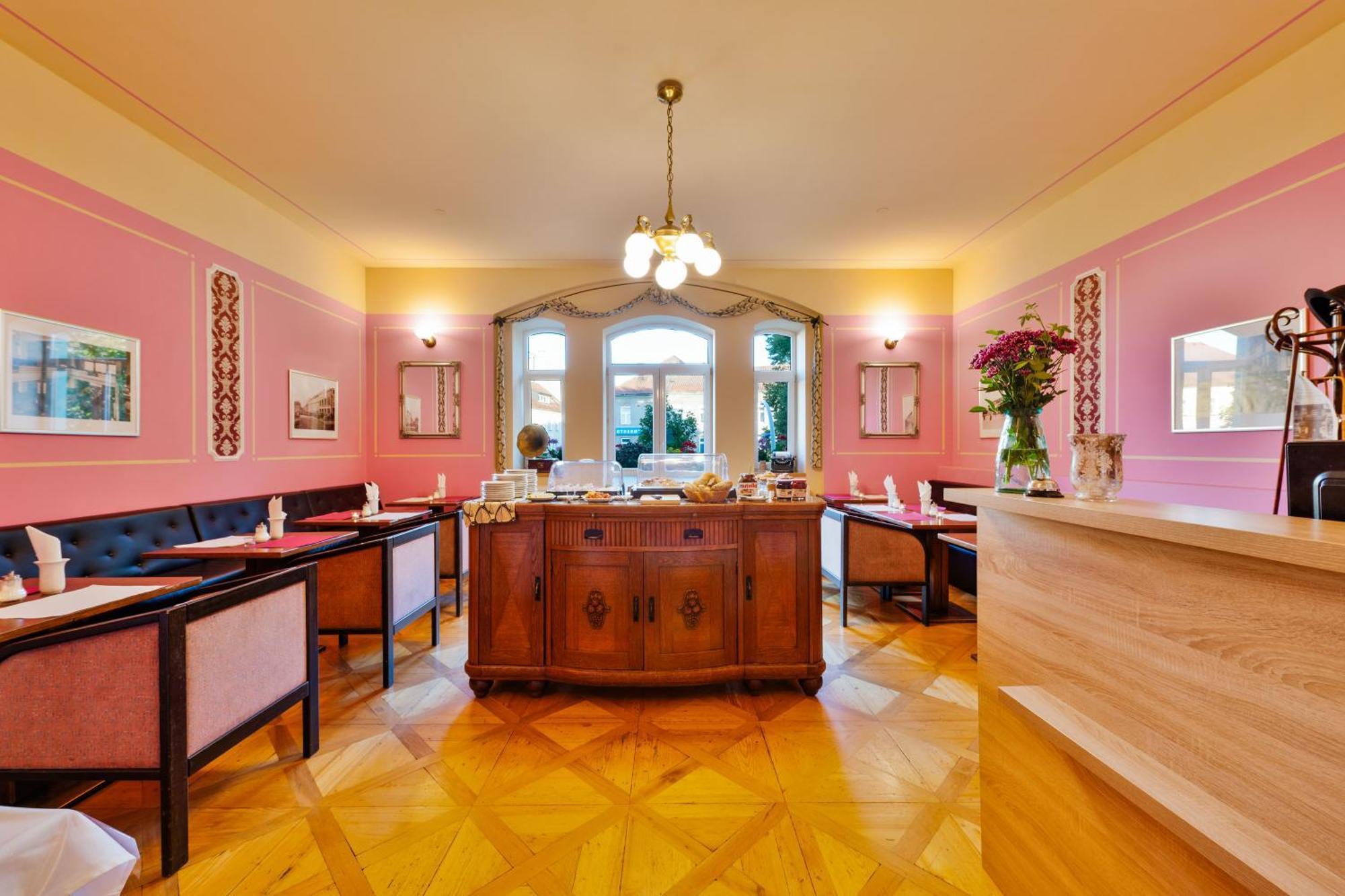 Grand Tabor Hotel Екстериор снимка
